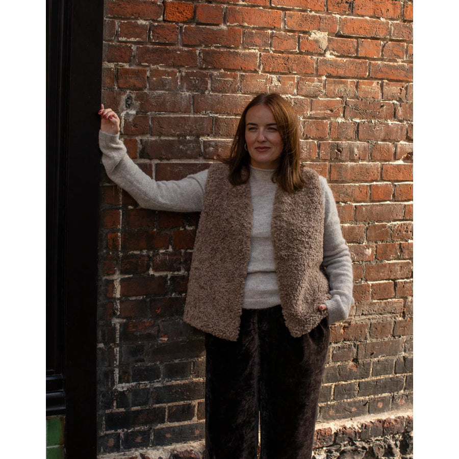 Chalk Daisy Gilet - Biscuit