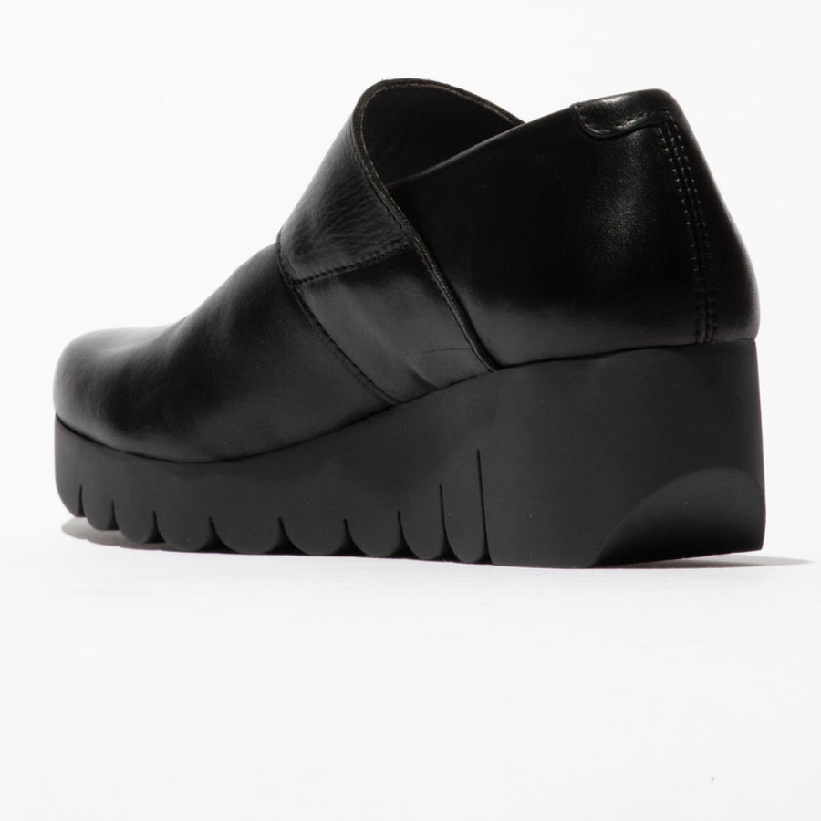 Fly London VARI188FLY Black Shoes