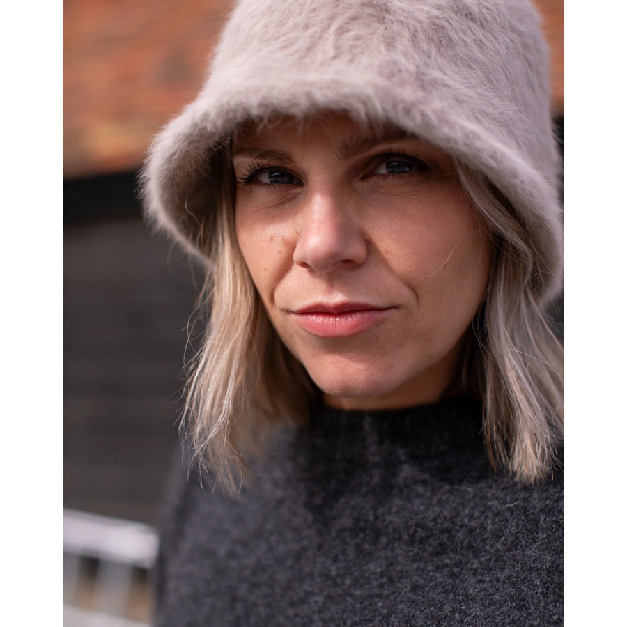 Chalk Sasha Fluffy Hat - Mouse